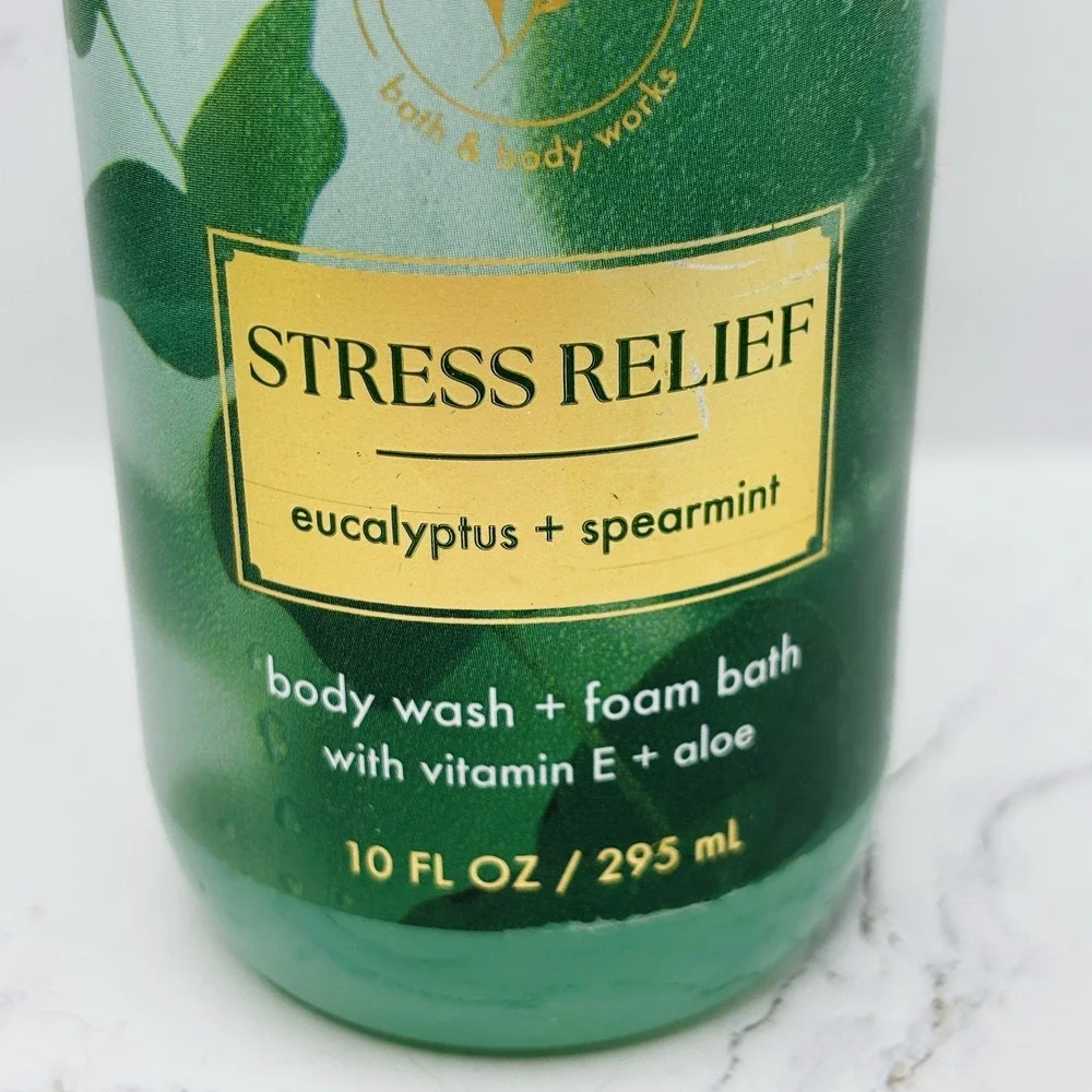 Bath & Body Works Aromatherapy Stress Relief Eucalyptus + Spearmint Body Wash